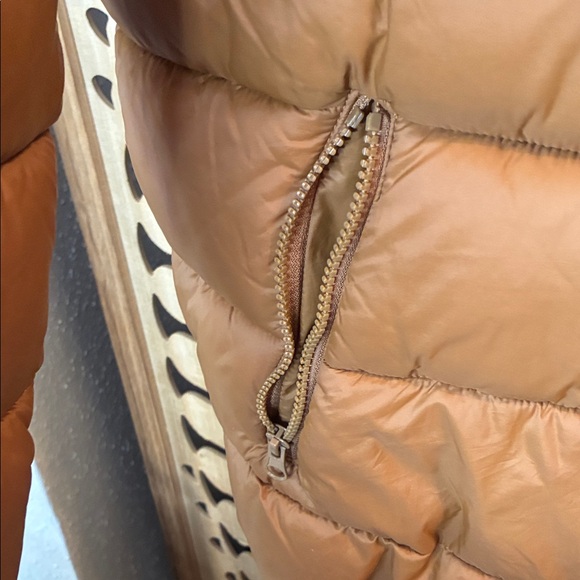 Forever 21 Men's Tan Puffer Jacket - Picture 3 of 11